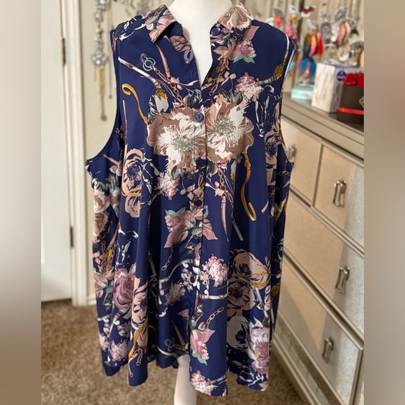 Unique Spectrum blue and‎ light pink sleeveless blouse - Picture 1 of 5